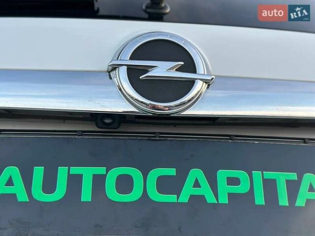 Білий Опель Інсігнія, об'ємом двигуна 1.96 л та пробігом 256 тис. км за 12500 $, фото 17 на Automoto.ua