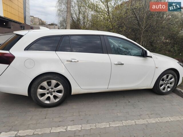 Білий Опель Інсігнія, об'ємом двигуна 1.6 л та пробігом 275 тис. км за 9999 $, фото 3 на Automoto.ua