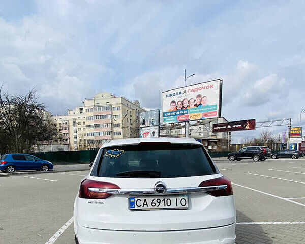 Белый Опель Инсигния, объемом двигателя 1.96 л и пробегом 250 тыс. км за 11200 $, фото 7 на Automoto.ua