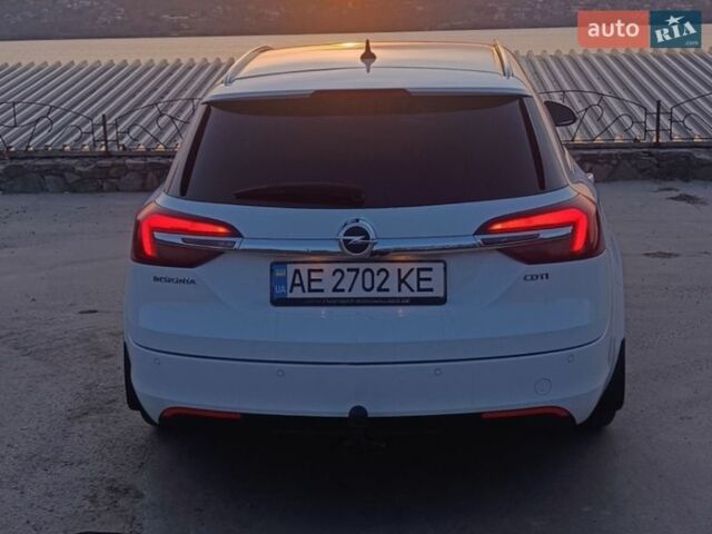 Белый Опель Инсигния, объемом двигателя 1.6 л и пробегом 227 тыс. км за 9100 $, фото 2 на Automoto.ua
