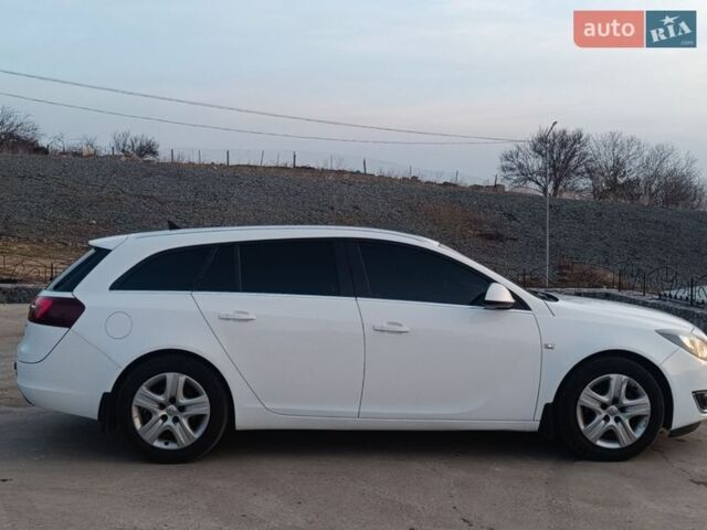 Белый Опель Инсигния, объемом двигателя 1.6 л и пробегом 227 тыс. км за 9100 $, фото 3 на Automoto.ua