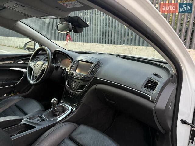 Белый Опель Инсигния, объемом двигателя 2 л и пробегом 340 тыс. км за 9600 $, фото 20 на Automoto.ua