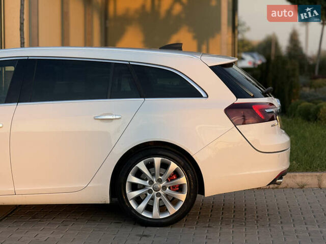 Белый Опель Инсигния, объемом двигателя 2 л и пробегом 340 тыс. км за 9600 $, фото 8 на Automoto.ua