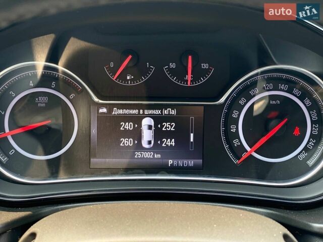 Белый Опель Инсигния, объемом двигателя 1.96 л и пробегом 256 тыс. км за 11490 $, фото 26 на Automoto.ua