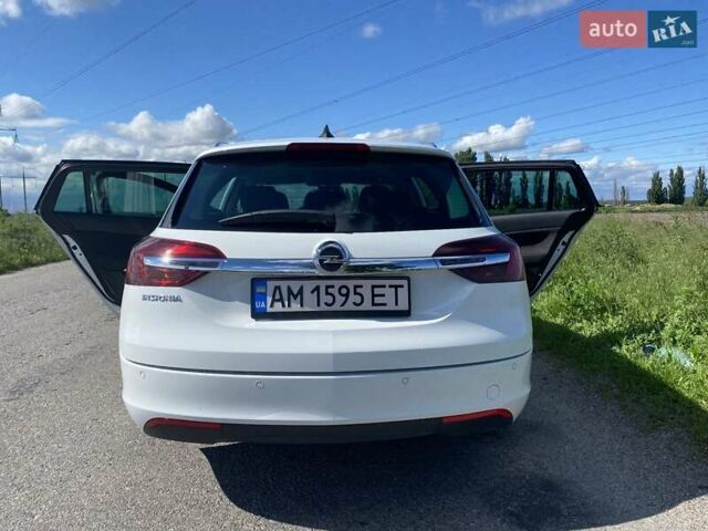 Білий Опель Інсігнія, об'ємом двигуна 1.6 л та пробігом 222 тис. км за 11000 $, фото 2 на Automoto.ua