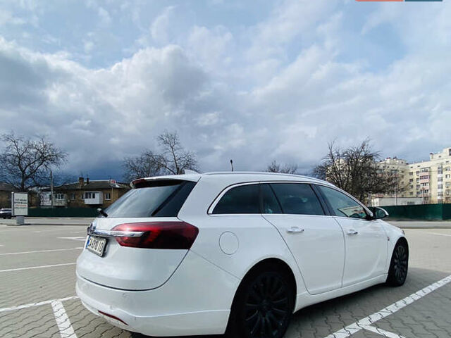 Белый Опель Инсигния, объемом двигателя 1.96 л и пробегом 250 тыс. км за 11200 $, фото 4 на Automoto.ua