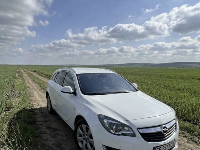 Белый Опель Инсигния, объемом двигателя 2 л и пробегом 192 тыс. км за 15000 $, фото 4 на Automoto.ua