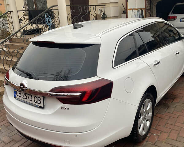 Белый Опель Инсигния, объемом двигателя 1.96 л и пробегом 180 тыс. км за 14350 $, фото 4 на Automoto.ua