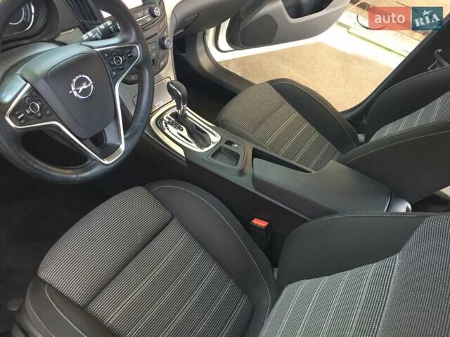 Белый Опель Инсигния, объемом двигателя 1.6 л и пробегом 220 тыс. км за 11500 $, фото 14 на Automoto.ua