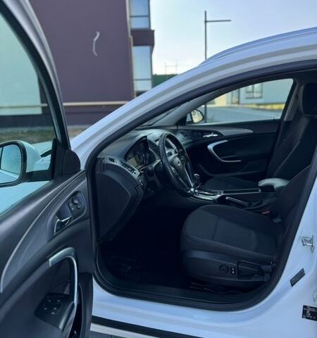 Білий Опель Інсігнія, об'ємом двигуна 1.6 л та пробігом 288 тис. км за 8300 $, фото 18 на Automoto.ua