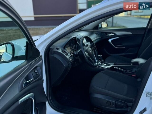 Білий Опель Інсігнія, об'ємом двигуна 1.6 л та пробігом 288 тис. км за 7750 $, фото 6 на Automoto.ua