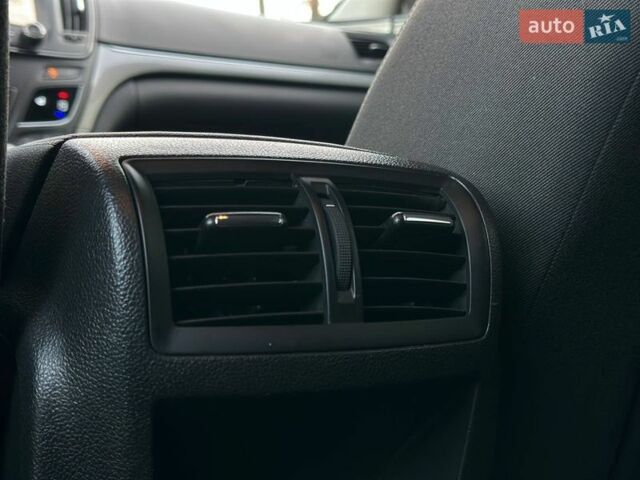 Белый Опель Инсигния, объемом двигателя 1.96 л и пробегом 256 тыс. км за 11990 $, фото 10 на Automoto.ua