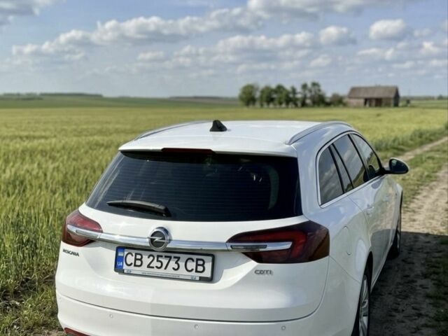 Белый Опель Инсигния, объемом двигателя 2 л и пробегом 192 тыс. км за 15000 $, фото 2 на Automoto.ua