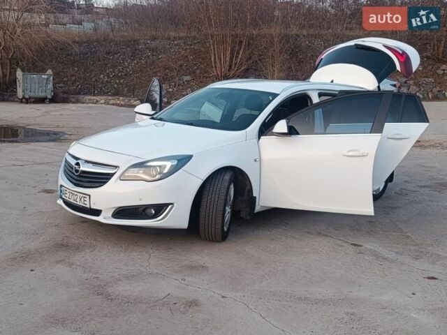 Белый Опель Инсигния, объемом двигателя 1.6 л и пробегом 227 тыс. км за 9100 $, фото 6 на Automoto.ua