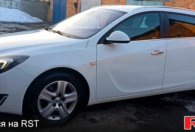 Белый Опель Инсигния, объемом двигателя 1.6 л и пробегом 234 тыс. км за 10750 $, фото 5 на Automoto.ua