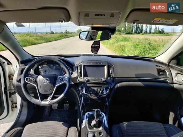 Білий Опель Інсігнія, об'ємом двигуна 1.6 л та пробігом 222 тис. км за 11000 $, фото 8 на Automoto.ua