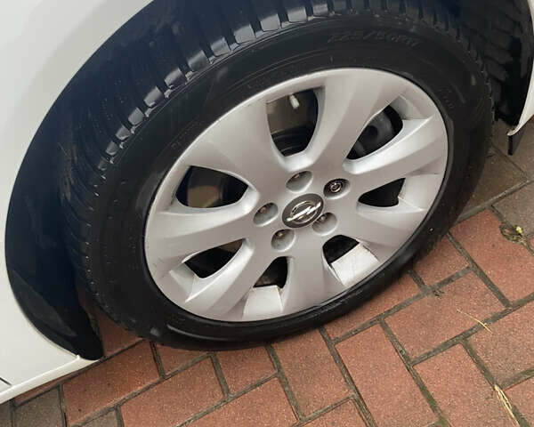 Белый Опель Инсигния, объемом двигателя 1.96 л и пробегом 180 тыс. км за 14350 $, фото 28 на Automoto.ua