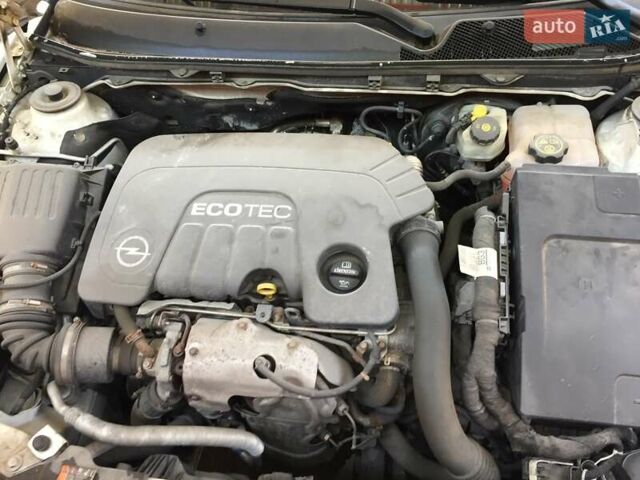 Белый Опель Инсигния, объемом двигателя 1.6 л и пробегом 220 тыс. км за 11500 $, фото 20 на Automoto.ua