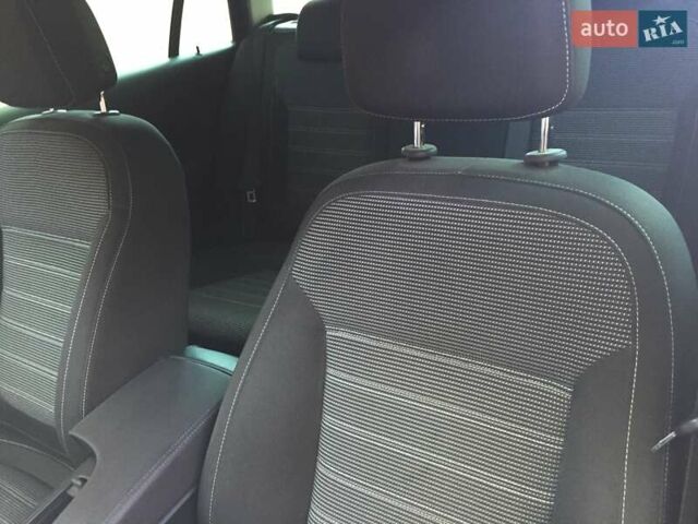 Белый Опель Инсигния, объемом двигателя 1.6 л и пробегом 220 тыс. км за 11500 $, фото 16 на Automoto.ua