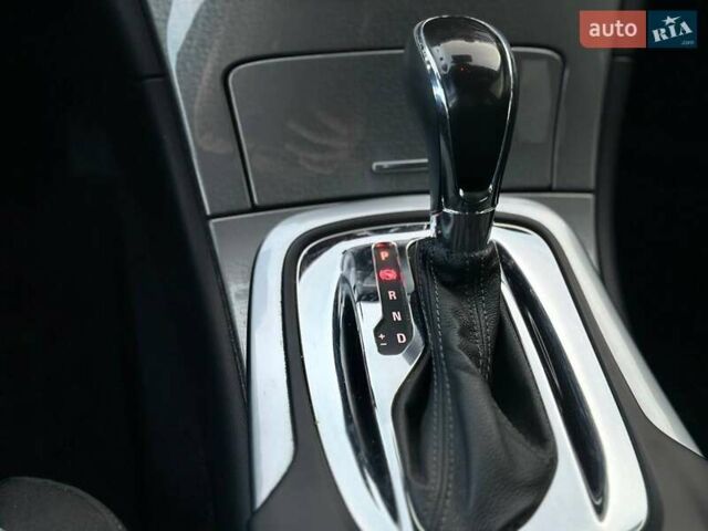 Белый Опель Инсигния, объемом двигателя 1.96 л и пробегом 256 тыс. км за 12500 $, фото 12 на Automoto.ua