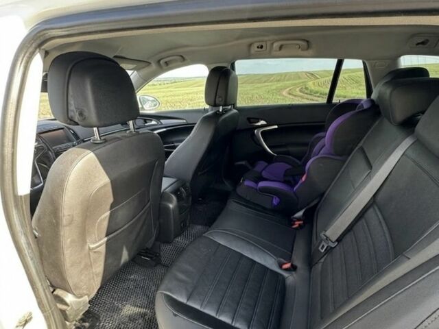 Белый Опель Инсигния, объемом двигателя 2 л и пробегом 192 тыс. км за 15000 $, фото 6 на Automoto.ua