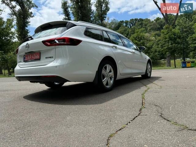 Белый Опель Инсигния, объемом двигателя 1.6 л и пробегом 190 тыс. км за 11350 $, фото 9 на Automoto.ua