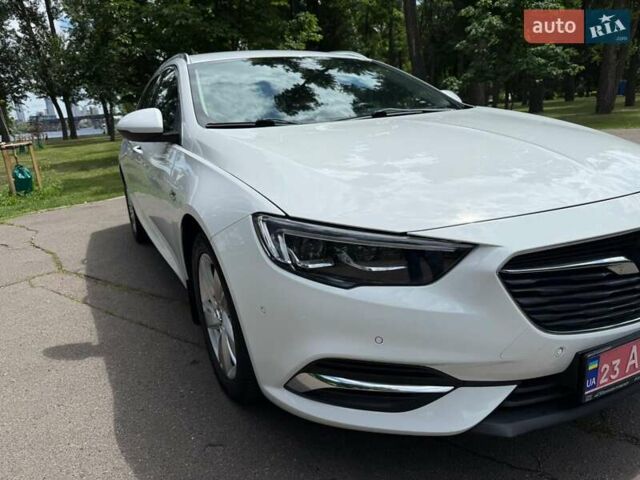 Белый Опель Инсигния, объемом двигателя 1.6 л и пробегом 190 тыс. км за 11350 $, фото 16 на Automoto.ua