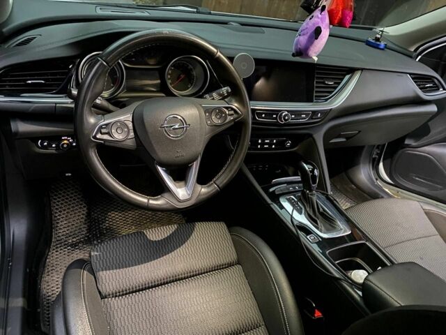 Белый Опель Инсигния, объемом двигателя 1.6 л и пробегом 175 тыс. км за 14500 $, фото 6 на Automoto.ua