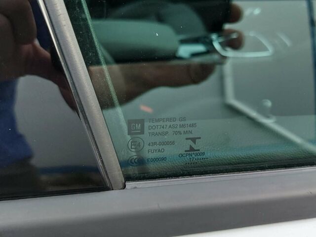 Білий Опель Інсігнія, об'ємом двигуна 2 л та пробігом 233 тис. км за 13500 $, фото 19 на Automoto.ua