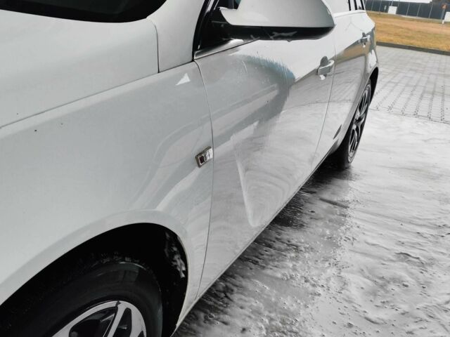 Білий Опель Інсігнія, об'ємом двигуна 1.6 л та пробігом 232 тис. км за 11050 $, фото 3 на Automoto.ua