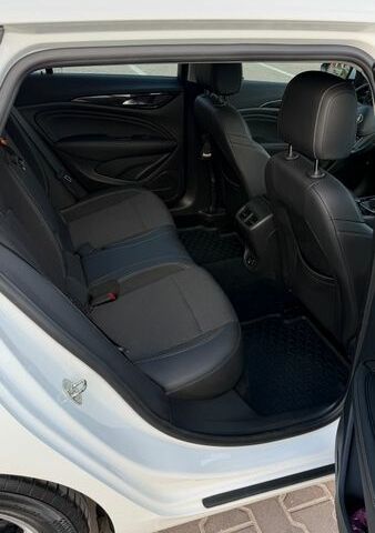 Белый Опель Инсигния, объемом двигателя 1.6 л и пробегом 190 тыс. км за 14999 $, фото 10 на Automoto.ua