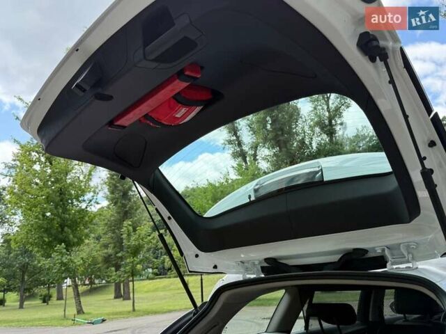 Белый Опель Инсигния, объемом двигателя 1.6 л и пробегом 190 тыс. км за 11350 $, фото 36 на Automoto.ua