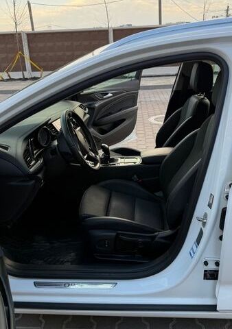 Белый Опель Инсигния, объемом двигателя 1.6 л и пробегом 190 тыс. км за 14999 $, фото 15 на Automoto.ua