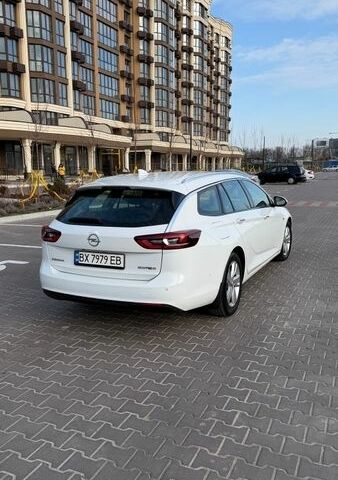 Белый Опель Инсигния, объемом двигателя 1.6 л и пробегом 190 тыс. км за 14999 $, фото 5 на Automoto.ua
