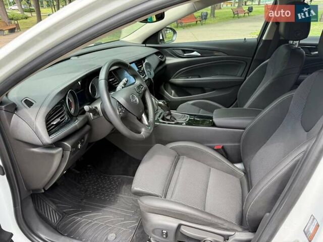 Белый Опель Инсигния, объемом двигателя 1.6 л и пробегом 190 тыс. км за 11350 $, фото 28 на Automoto.ua