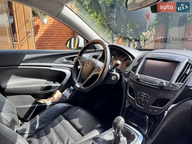 Білий Опель Інсігнія, об'ємом двигуна 1.6 л та пробігом 155 тис. км за 11000 $, фото 8 на Automoto.ua
