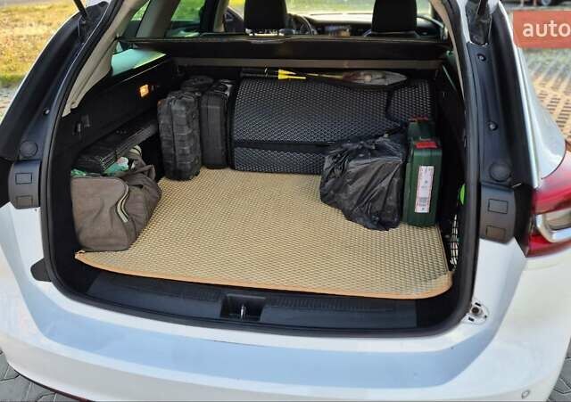 Белый Опель Инсигния, объемом двигателя 1.96 л и пробегом 170 тыс. км за 15200 $, фото 19 на Automoto.ua