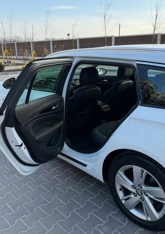 Белый Опель Инсигния, объемом двигателя 1.6 л и пробегом 190 тыс. км за 14999 $, фото 7 на Automoto.ua