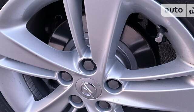 Білий Опель Інсігнія, об'ємом двигуна 1.6 л та пробігом 153 тис. км за 16545 $, фото 38 на Automoto.ua