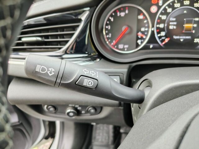 Белый Опель Инсигния, объемом двигателя 2 л и пробегом 245 тыс. км за 15700 $, фото 17 на Automoto.ua