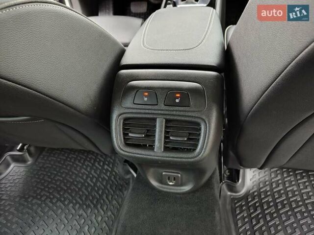 Білий Опель Інсігнія, об'ємом двигуна 2 л та пробігом 245 тис. км за 15700 $, фото 12 на Automoto.ua