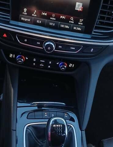 Білий Опель Інсігнія, об'ємом двигуна 1.6 л та пробігом 153 тис. км за 16545 $, фото 65 на Automoto.ua