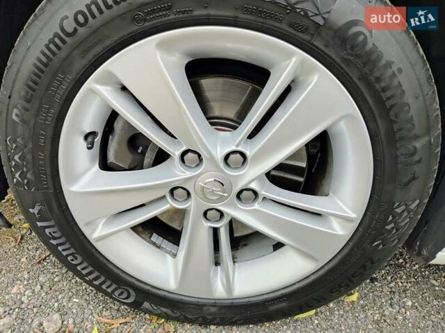 Білий Опель Інсігнія, об'ємом двигуна 2 л та пробігом 245 тис. км за 15700 $, фото 33 на Automoto.ua