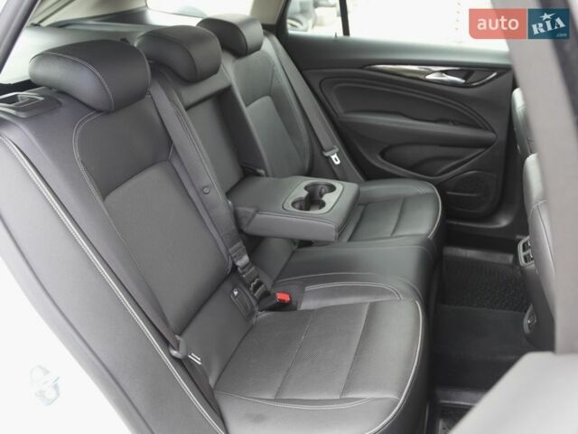 Белый Опель Инсигния, объемом двигателя 2 л и пробегом 240 тыс. км за 15900 $, фото 10 на Automoto.ua