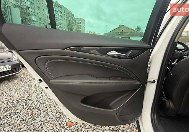 Белый Опель Инсигния, объемом двигателя 1.96 л и пробегом 191 тыс. км за 14900 $, фото 17 на Automoto.ua