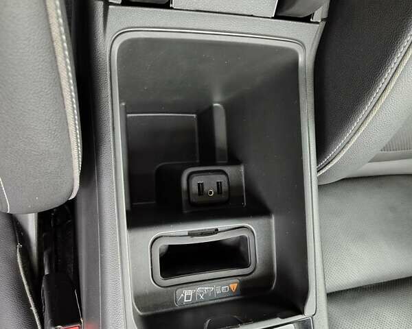 Білий Опель Інсігнія, об'ємом двигуна 2 л та пробігом 245 тис. км за 15700 $, фото 24 на Automoto.ua