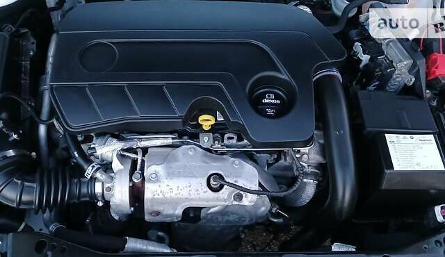 Білий Опель Інсігнія, об'ємом двигуна 1.6 л та пробігом 153 тис. км за 16545 $, фото 87 на Automoto.ua