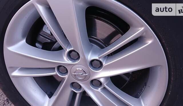 Білий Опель Інсігнія, об'ємом двигуна 1.6 л та пробігом 153 тис. км за 16545 $, фото 39 на Automoto.ua