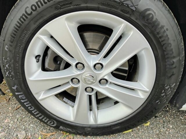 Белый Опель Инсигния, объемом двигателя 2 л и пробегом 245 тыс. км за 15700 $, фото 13 на Automoto.ua