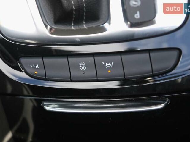 Белый Опель Инсигния, объемом двигателя 2 л и пробегом 240 тыс. км за 15900 $, фото 26 на Automoto.ua